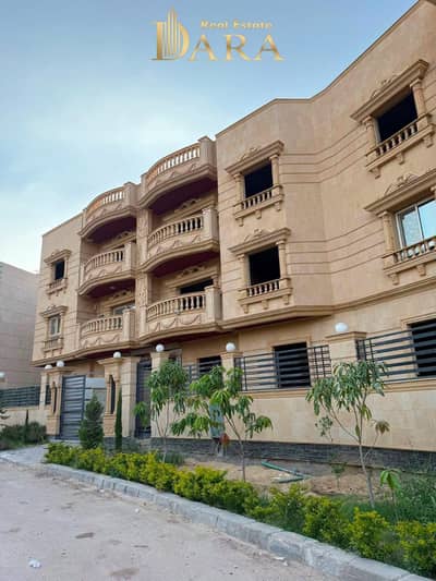 Apartment for sale (Immediate delivery) in the sixth Villas neighborhood, second line from the Green Belt (Installment over 12 months)