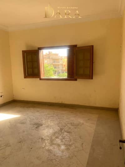 Full floor apartment for sale (400m large area) in the seventh neighborhood Villas near Sheikh Ayman Mosque