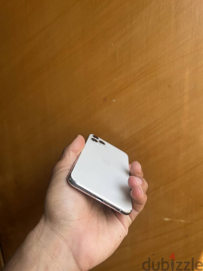 Apple - iPhone 11 Pro Max 2