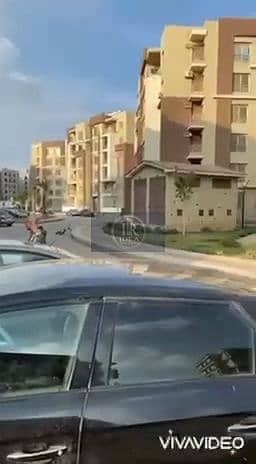 للبيع ف كمبوند متميز  دار مصر الاندلس حيث الخضره و المرافق و الامن ف كل مكان و بالقرب من الخدمات