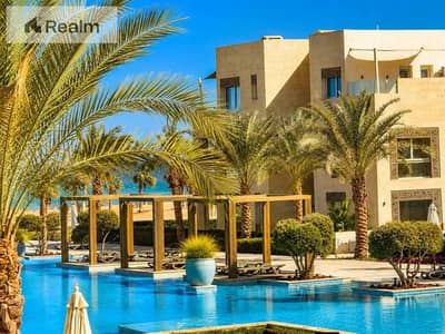 امتلك شقتك بإطلالة مباشرة على البحر في أقرب منطقة إلى الشاطئ، بدفعة مقدمة 50% فقط، وجاهزة للاستلام الفوري.