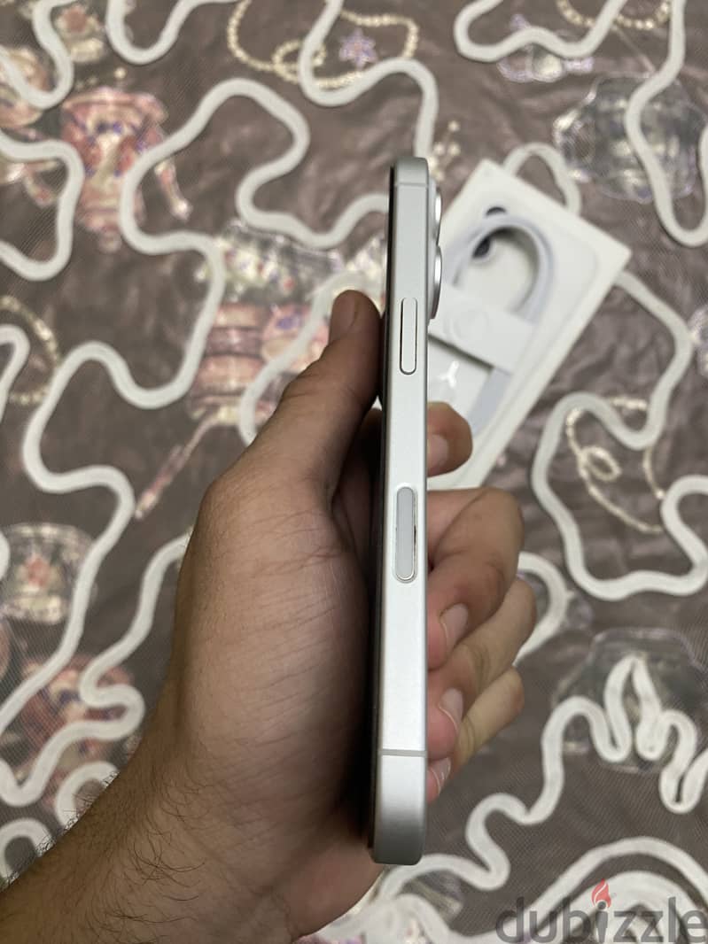 Apple - iPhone 16 4