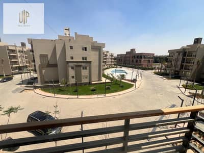 للبيع شقة مميزة في كمبوند فلورز بارك – التجمع الخامس   بجوار الجامعة الأمريكية وشارع التسعين الجنوبي