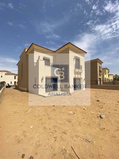جاهزة للاستلام – فيلا مستقلة للبيع في City Gate من Qatari Diar، القاهرة الجديدة، بإطلالة مفتوحة وموقع مميز.