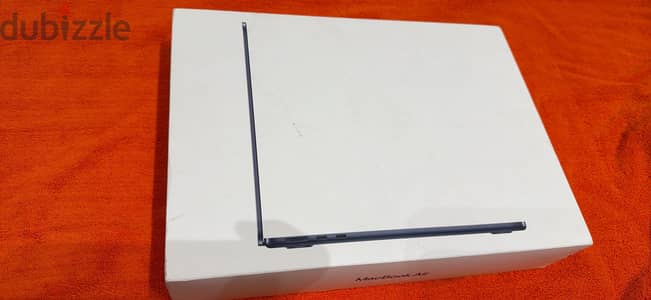 MacBook Air M4 24g ram , 512g , 15 inch , midnight , Arabic 100%