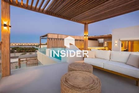 باقل من سعرها في السوق للبيع شاليه تشطيب فندقي بكمبوند seashore راس الحكمة الساحل الشمالي