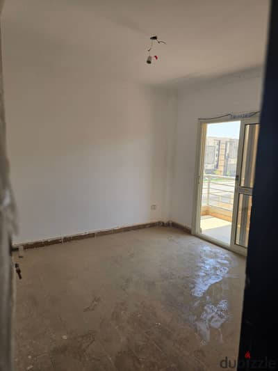 للبيع شقه في جنه القاهره الجديده بجوار لافيستا وحسن علام وجامعه الامريكيه