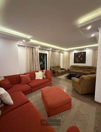 If you’re looking for a spacious 200 sqm apartment in Westown, this unit definitely deserves to be at the top of your list.