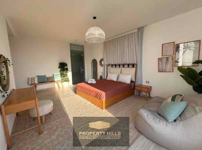 High End finished duplex with air conditioning, panorama view of the Pyramids next to New Giza, Jules, West Hills, and Palm Springs