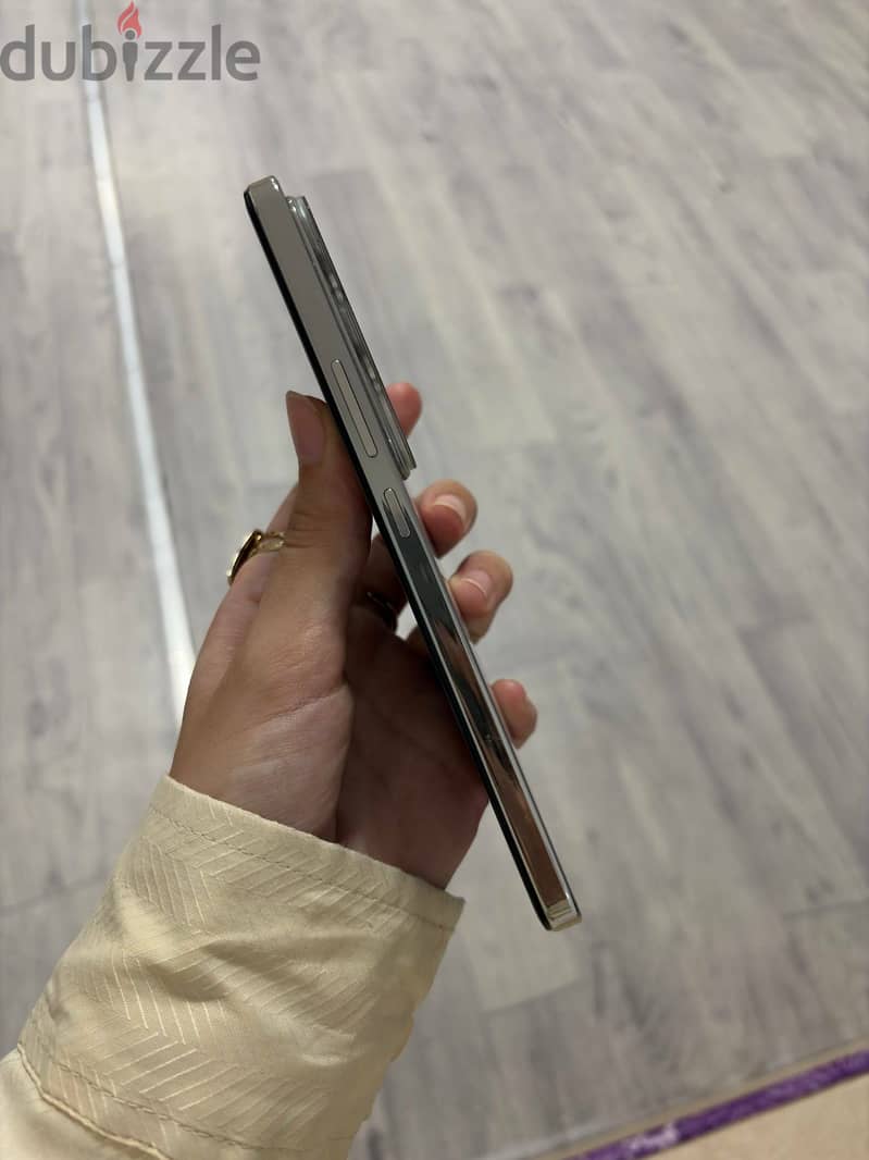 Vivo V40lite 3