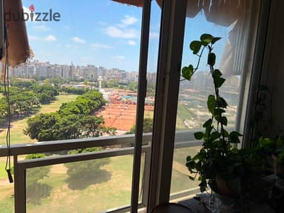 Luxury apartment for sale in Sporting area for lovers of tranquility and elegance, 165 square meters with a view of the club