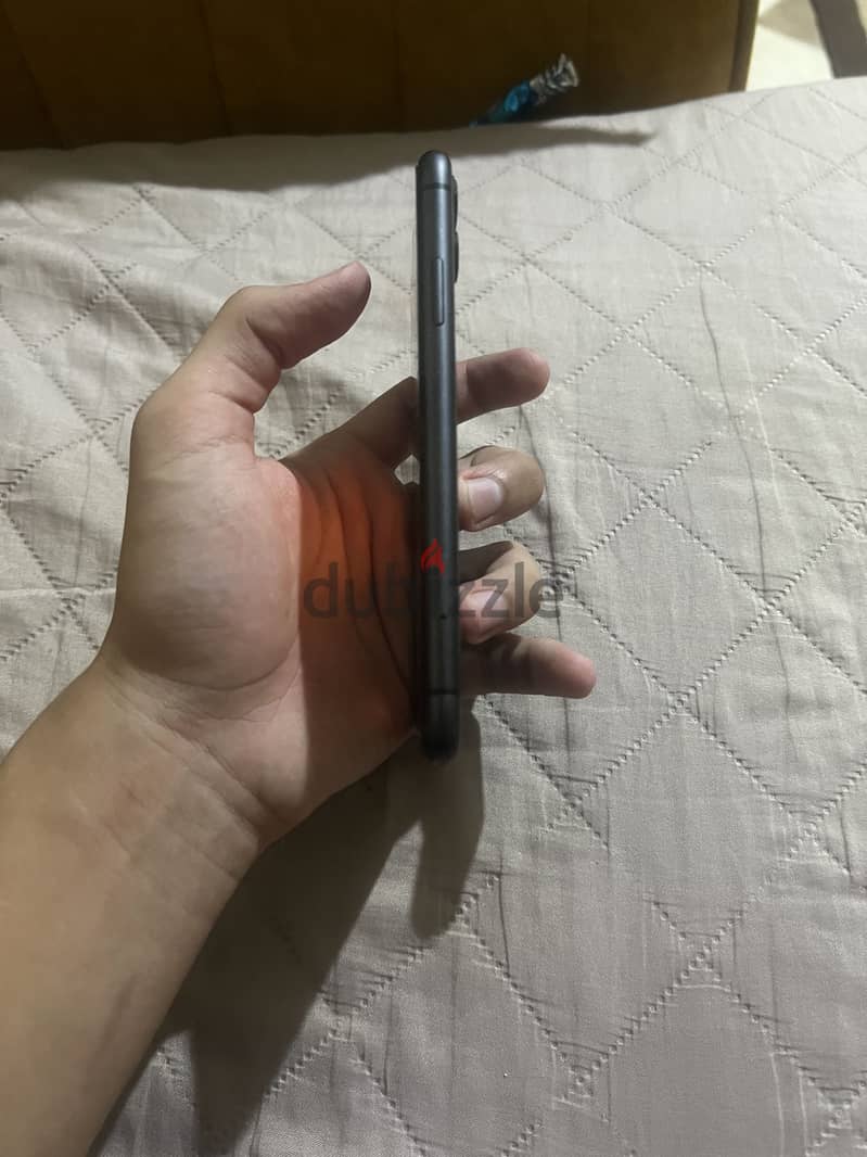 Apple - iPhone 11 4
