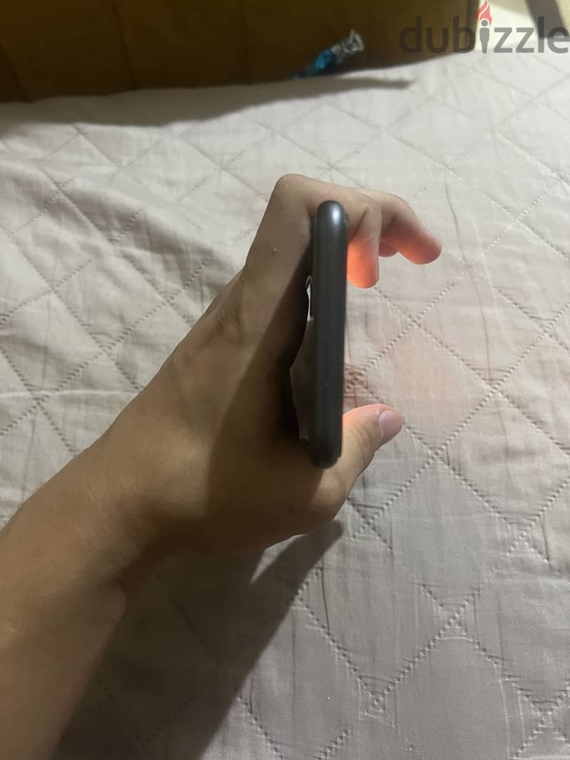 Apple - iPhone 11 7