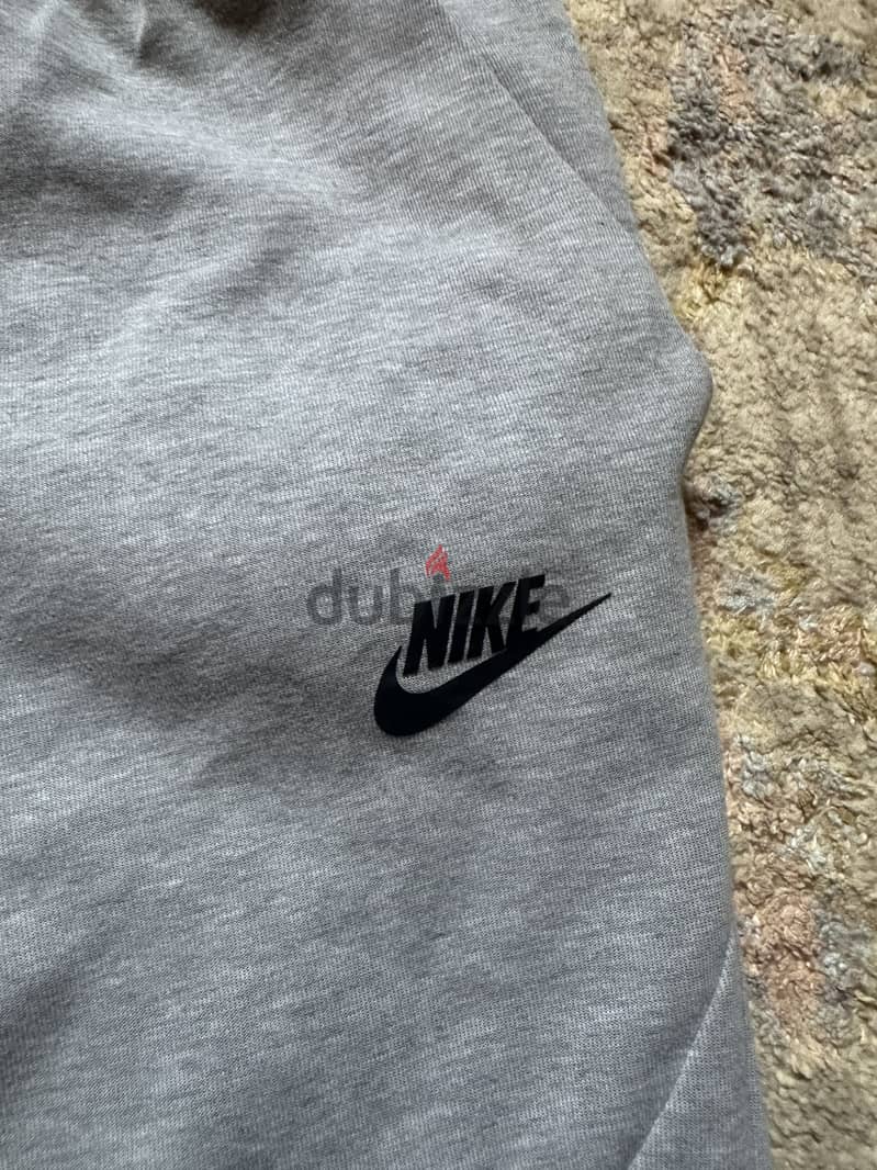 Original nike tech fleece size M 2