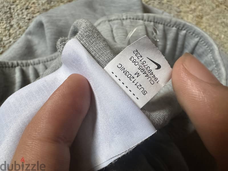 Original nike tech fleece size M 3