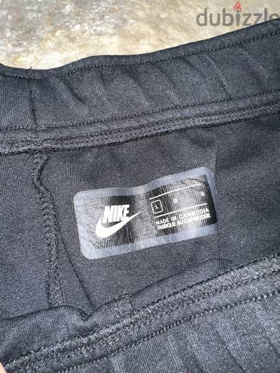 Original nike tech fleece black large
