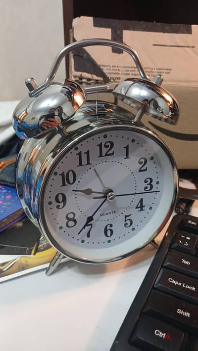 Loud Twin Bell Alarm Clock / منبه كلاسيك معدن بصوت عالي