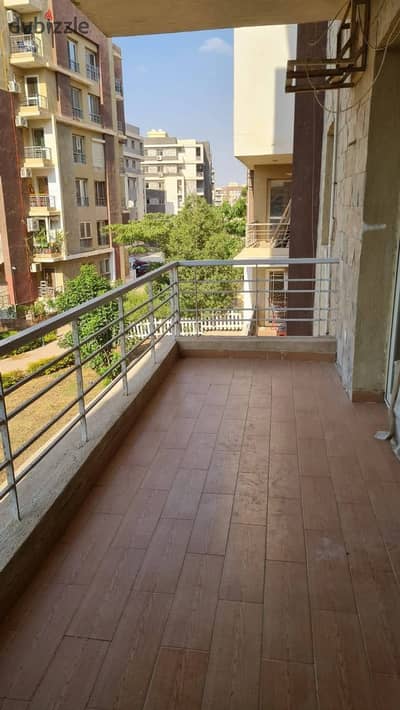 Apartment for sale in Compound Dar Misr, Al-Qarnfal, First Settlement directly in front of Gate 24, Al-Rehab and the Eastern Market 130m, fully North-facing with an open view, one minute to Gate 7