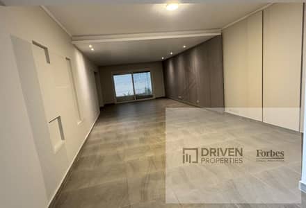 فاميلي هاوس بتراس متشطب بالكامل 4 غرف للايجار في كمبوند ذا كراون بالم هيلز The Crown Palm Hills Compound جولف اكستينشن 6اكتوبر الجيزه