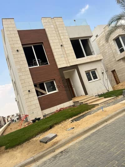 Townhouse for Sale in Azzar 2 | Prime Location