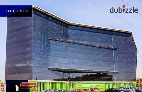 شقة للبيع فى دجلة فيو تشطيب الترا سوبر لوكس بالفرش و التكييفات مباشرة على دائرى المعادى