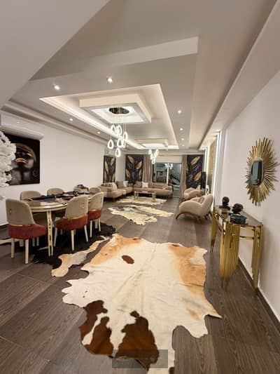 فيلا مفروشة فاخرة للإيجار بجوار Beverly Hills | 4 غرف | The Continental Residence