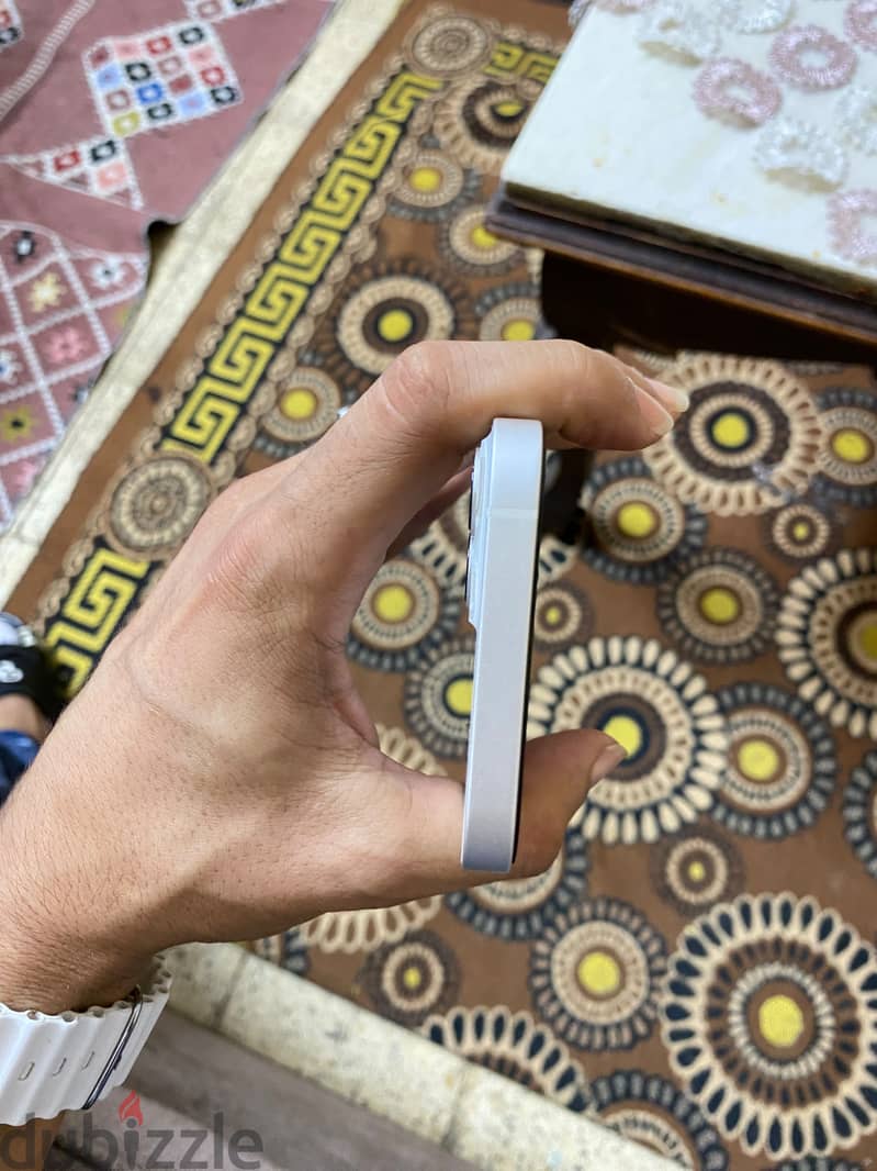 آبل - آيفون 13 6