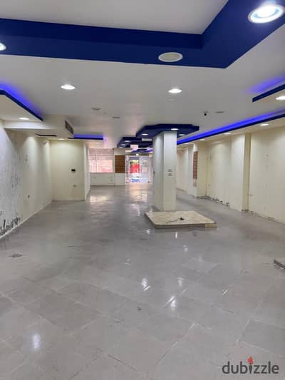 Shop for sale in Smoha 200m