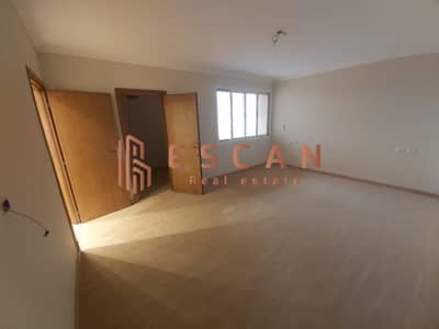 200 sq m apartment for sale in Al Rehab, garden view, prime location Near services