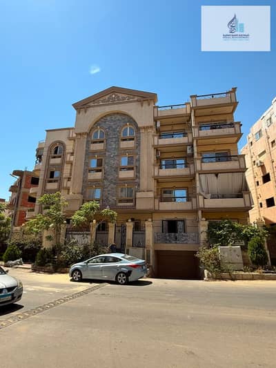 Apartment for sale, elevated ground floor, 160m with 140m garden, with a private entrance, super lux finished, sea view in Zayed Heights Compound, Zayed 3 entrance, Sheikh Zayed