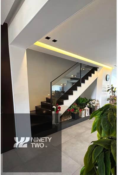 Luxury i-Villa Roof for Rent in Mountain View Hyde Park | 305 SQM + 90 SQM Private Roof | Majestic Lake View | 3 Bedrooms + Living | 4 Bathrooms