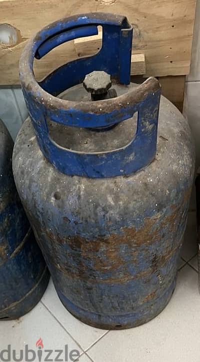 انبوبه بوتاجاز منزليه  نصف مليانه