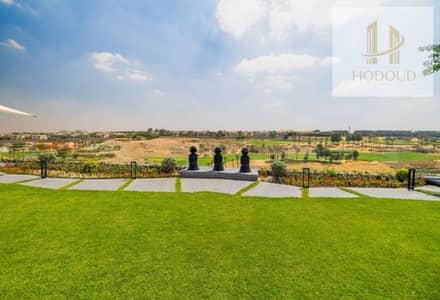 فيلا فاخرة تطل علي الجولف للبيع في اب تاون كايرو - المقطم - القاهرة