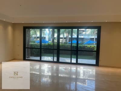 Ground floor apartment with garden for rent in Patio 7 Semi furnished.