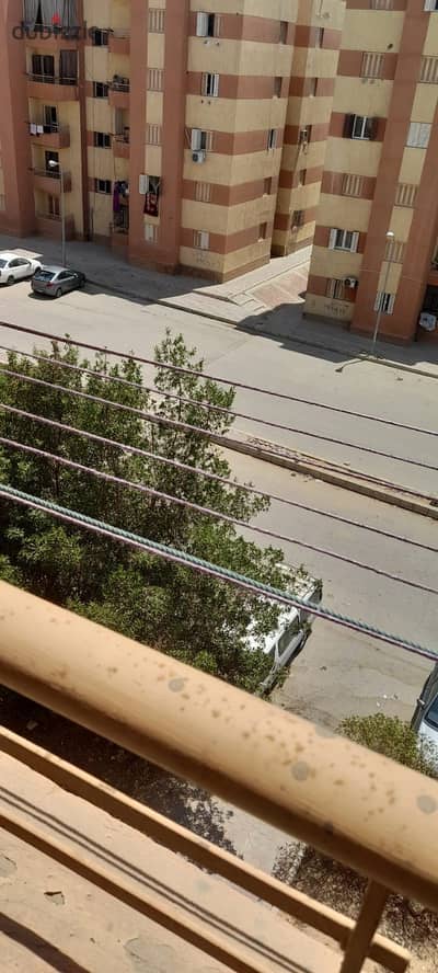للبيع بحي النرجس مدينة بدر شقة 90م دور رابع بعد الأرضي