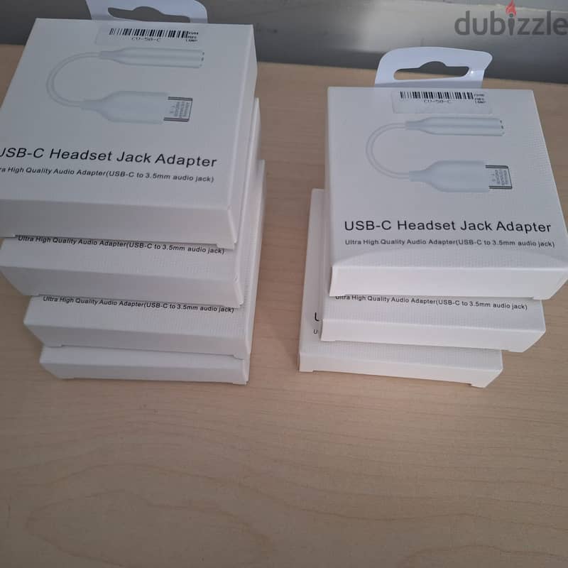 USB C to 3.5mm Audio Headphone Jack Adapter 1