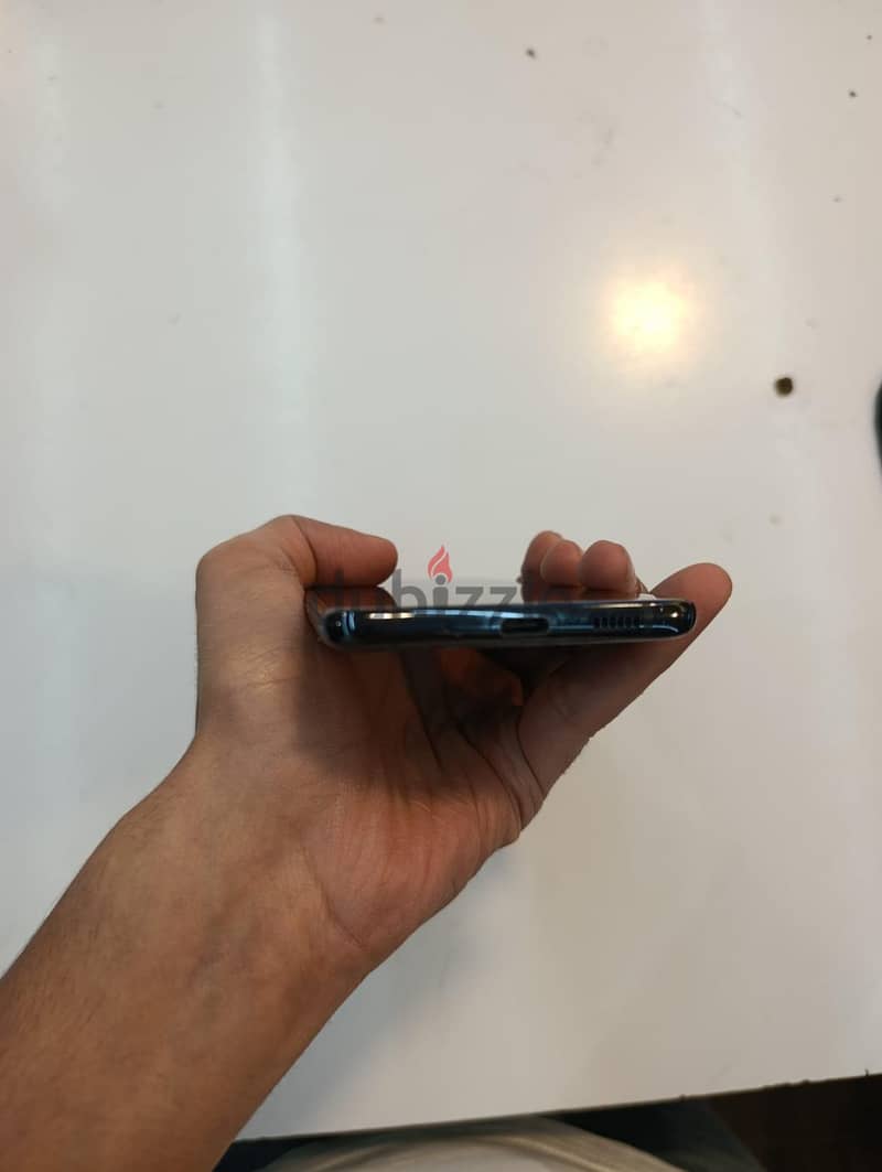 Samsung s20 plus with box 3