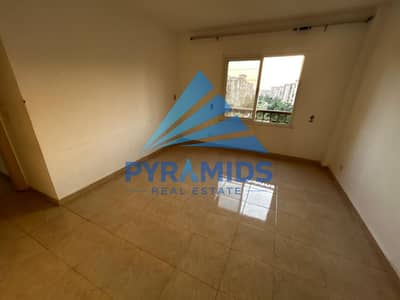 Apartment for Rent in Madinaty B3 – New Lease Law  A well-located 107 sqm apartment for rent in Madinaty B3, featuring an open view and Wide Garden