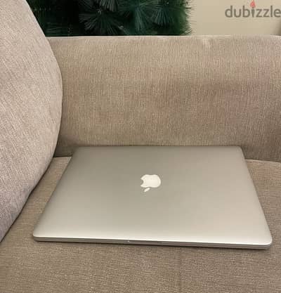 MacBook Pro 15 inch 2015 storage 512 GB