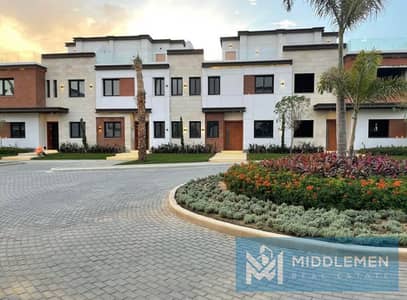 Townhouse Middle 176m 4bd With Flexible Installments  for Sale in Azzar 2 New Cairo Layan Palm Hills MV Hyde Park | Delivery 2026