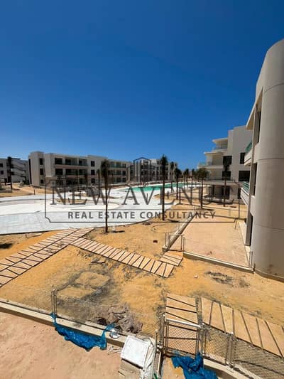 Prime location Chalet for sale walking distance to the sea Direct on the pool in June Sodic phase Aqua