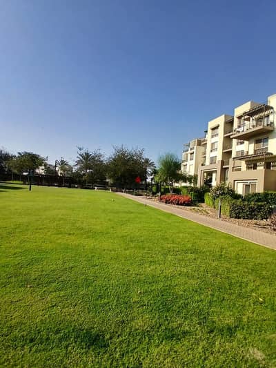 شقة مفروشة للبيع في أب تاون كايرو إعمار بموقع مميز على حمام سباحة فيو Uptown Cairo Emaar