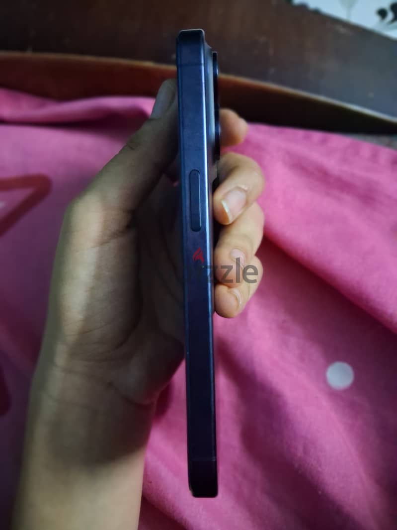 Apple - iPhone 15 Pro 3