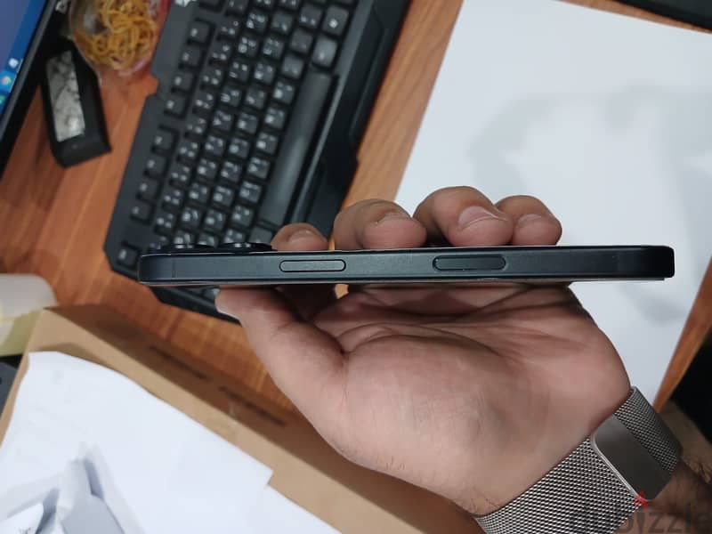 Apple - iPhone 16 2