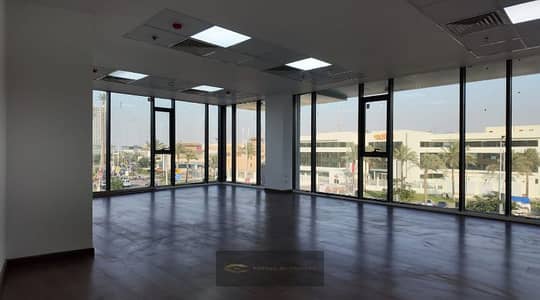 للإيجار مكتب إداري مميز في Central Avenue – الشيخ زايد – تشطيب اداري جاهز موقع استراتيجي فيو بانورامي ومميز