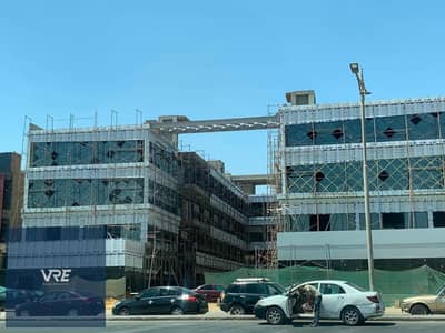 محل تجاري للبيع في التجمع الخامس امام الجامعه الامريكيه مول V TERRACE