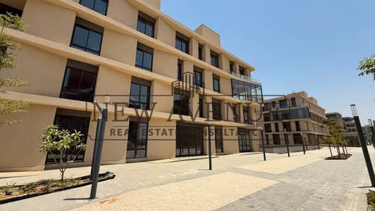 بأقل سعر في ديستريكت 5  مبني للبيع بالتقسيط في التجمع الخامس Lowest Price in District 5