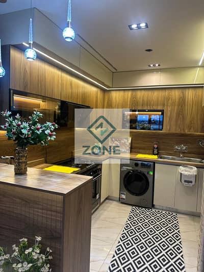 للايجار مفروش بسعر لقطه 3نوم 3حمام مساحه150متر فى B15فيو جاردن