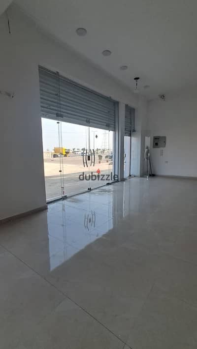 فرصه استثماريه قويه للبيع محل تجاري ف الداون تاون