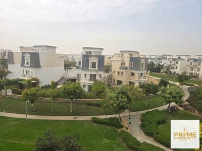 أستمتع بفيو 180 درجة للاندسكيب بستاندالون رائع وموقع أستثنائي فيلا B وتشطيب وفرش هو الأرقي والأميز وأول استخدام بماونتن فيو تشيل اوت بارك